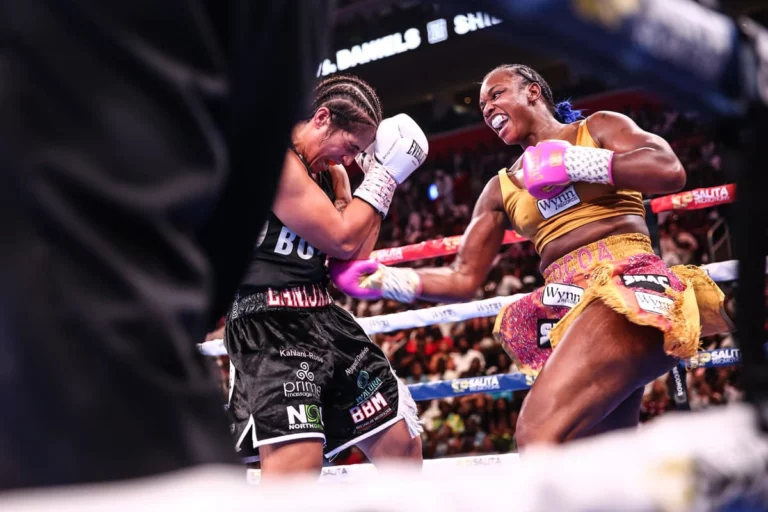 WATCH: Claressa Shields retains title by decision against Lani Daniels Claressa Shields Lani Daniels