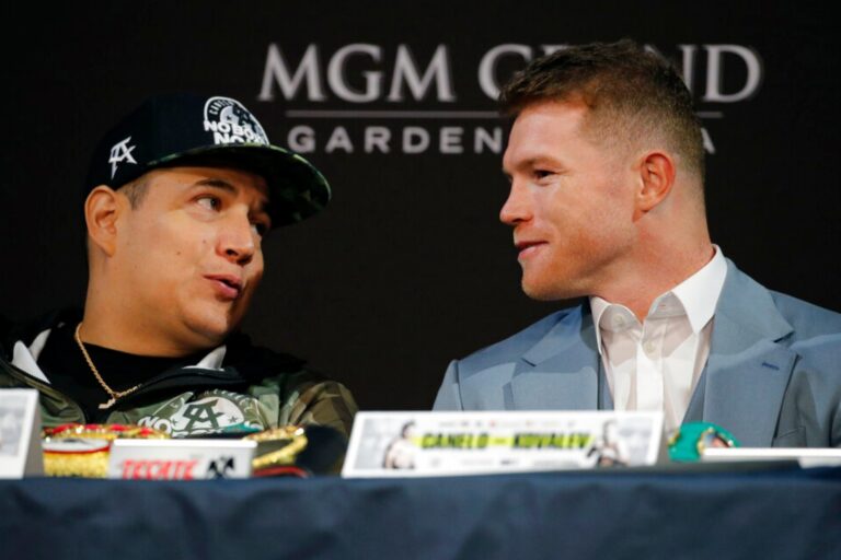Eddy Reynoso Canelo Alvarez