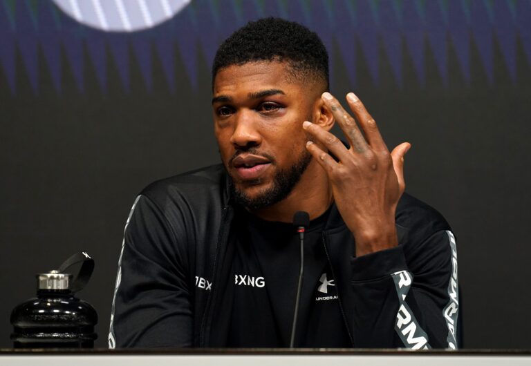Anthony Joshua gives brutal response to offer from undefeated Anthony Joshua