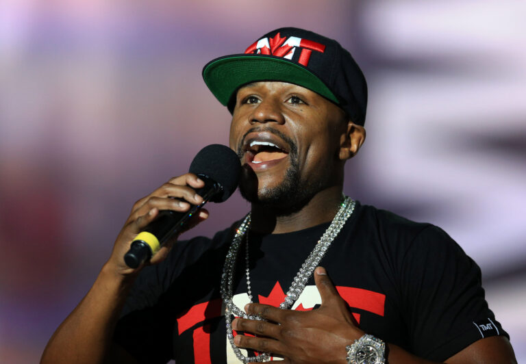VIDEO: Floyd Mayweather claimed a former world champion was r Floyd Mayweather