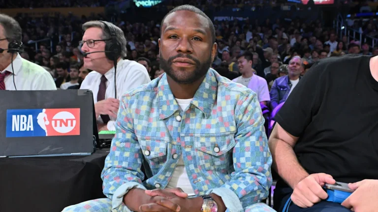 Why Floyd Mayweather Gets Flamed For AI Thanksgiving Post Floyd Mayweather