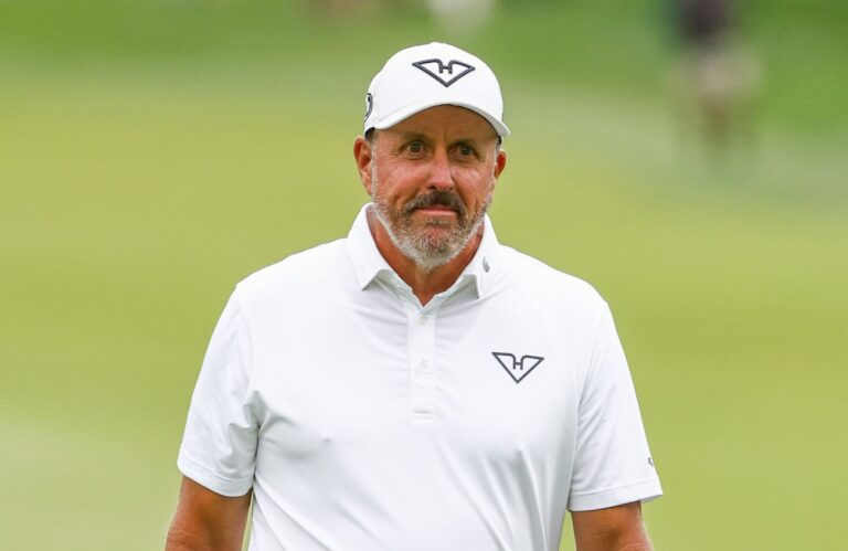 Phil Mickelson makes it perfectly clear which PGA Tour star he Phil Mickelson