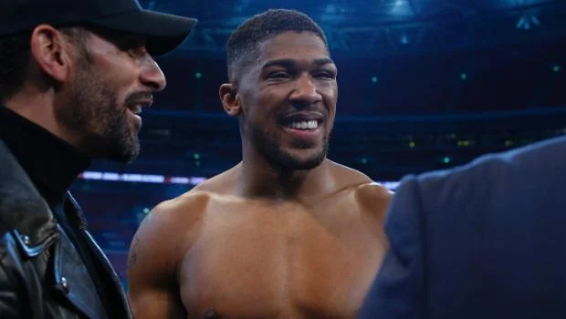 Anthony Joshua suffered gruesome in-ring injury before scoring his Anthony Joshua