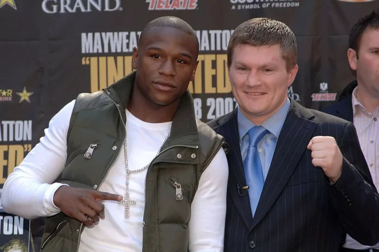 Floyd Mayweather was stunned when Ricky Hatton turned press conference into Floyd Mayweather Ricky Hatton